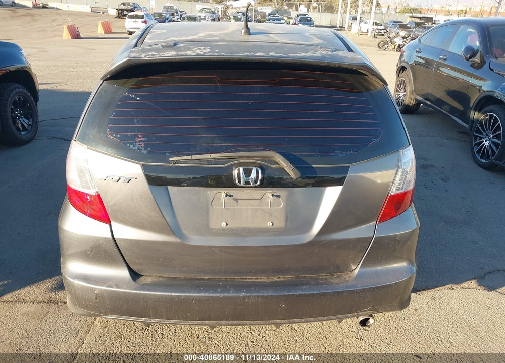 2011 HONDA FIT SPORT VIN: JHMGE8H56BC012832