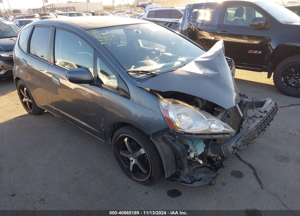 2011 HONDA FIT SPORT VIN: JHMGE8H56BC012832