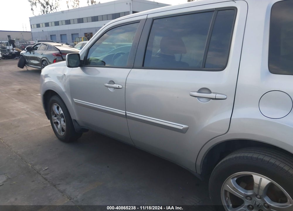 2015 HONDA PILOT EX-L VIN: 5FNYF3H55FB021388