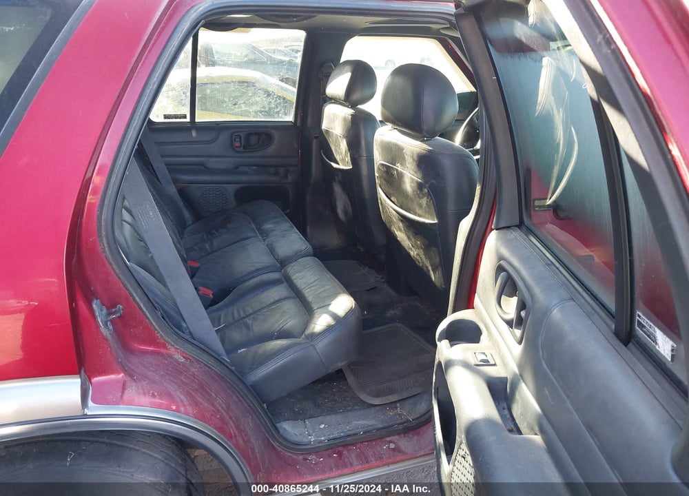 2000 CHEVROLET BLAZER LT VIN: 1GNDT13W4Y2185269