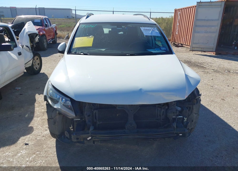 2016 VOLKSWAGEN TIGUAN S VIN: WVGAV7AX4GW602848