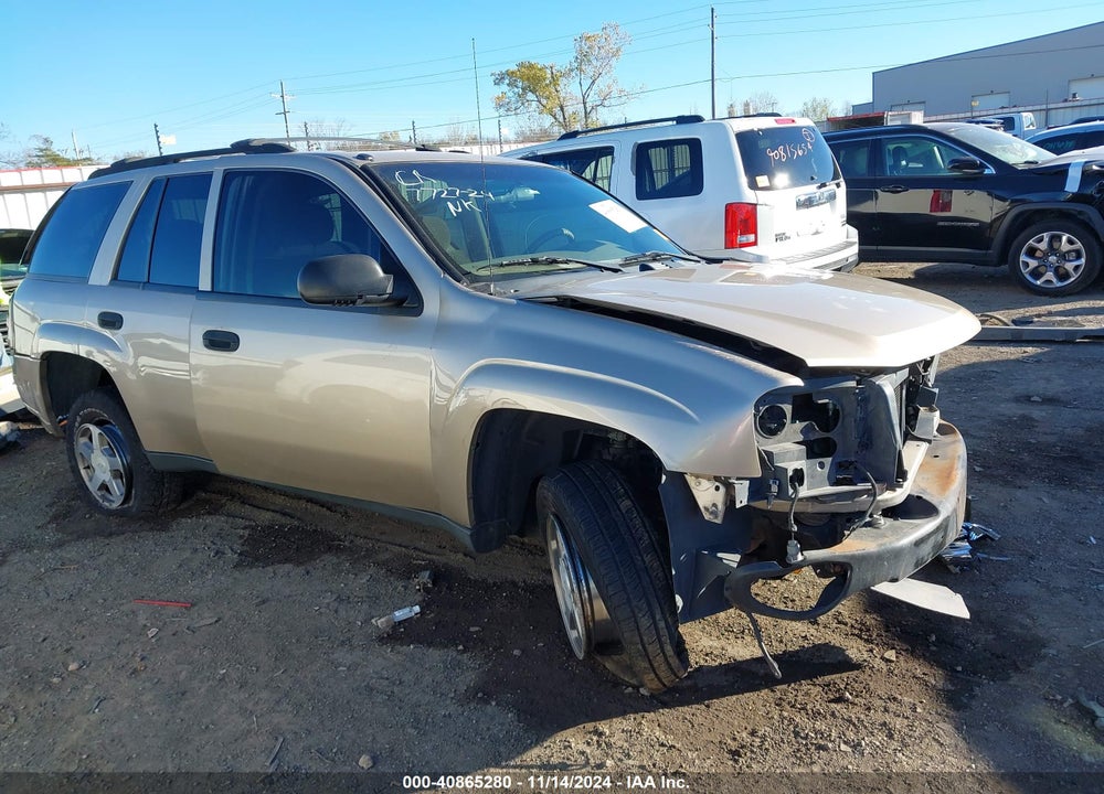 2004 CHEVROLET TRAILBLAZER LS VIN: 1GNDS13S642215835