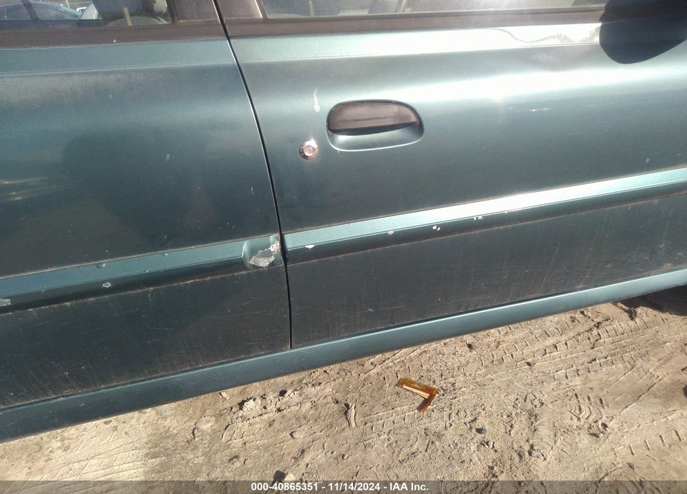 2003 KIA RIO CINCO VIN: KNADC165536138293