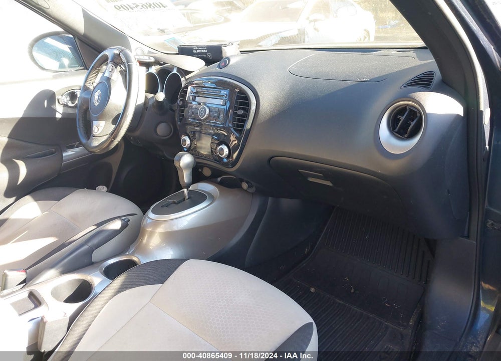 2011 NISSAN JUKE SV VIN: JN8AF5MV7BT017387