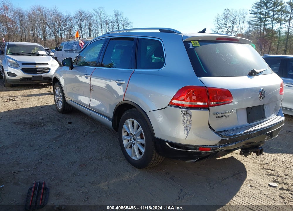 2014 VOLKSWAGEN TOUAREG 3.6L SPORT VIN: WVGEF9BP7ED004948