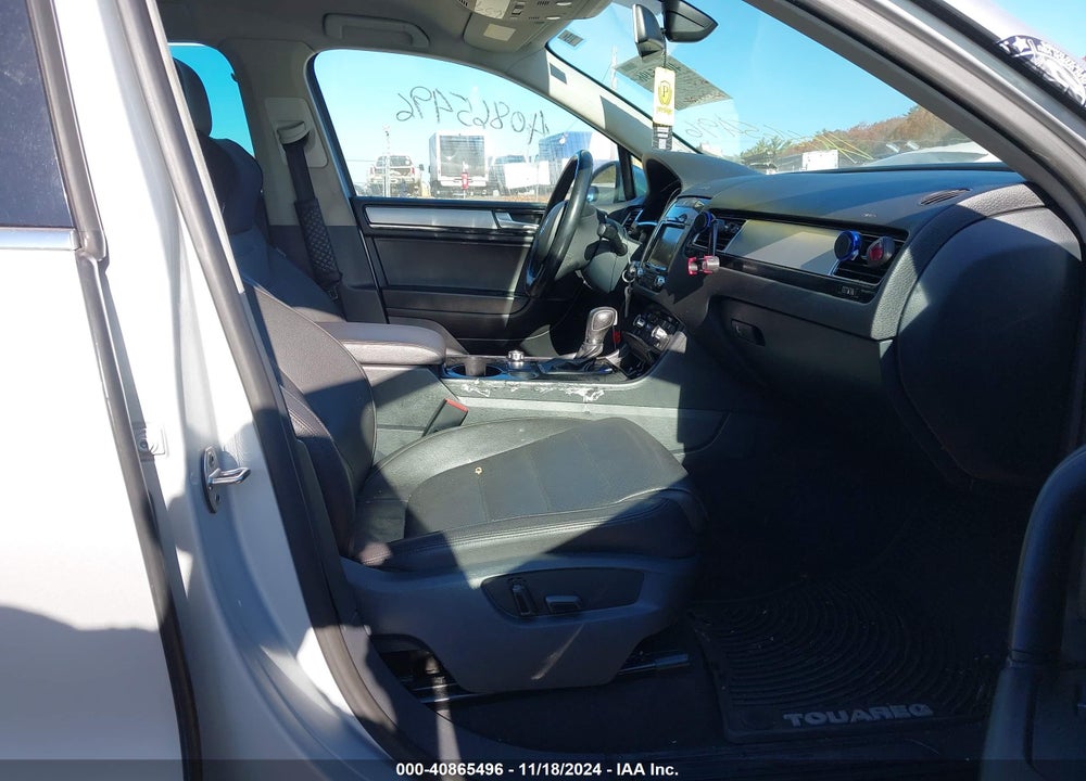2014 VOLKSWAGEN TOUAREG 3.6L SPORT VIN: WVGEF9BP7ED004948