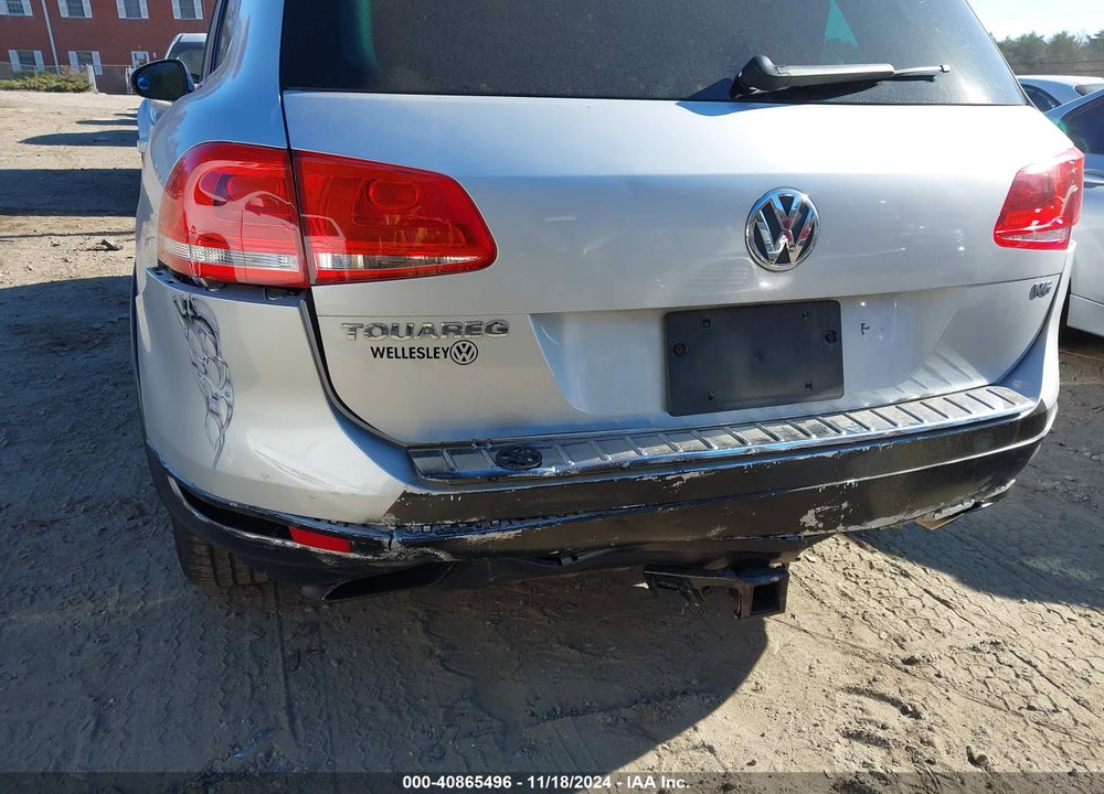 2014 VOLKSWAGEN TOUAREG 3.6L SPORT VIN: WVGEF9BP7ED004948