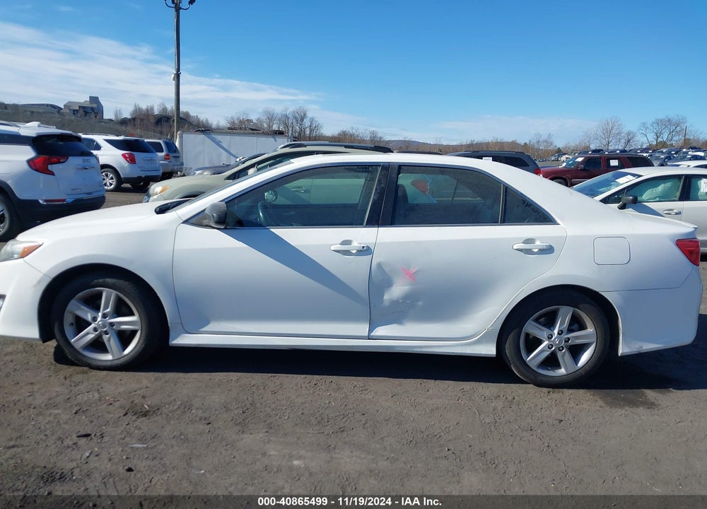 2014 TOYOTA CAMRY SE VIN: 4T1BF1FK5EU788937