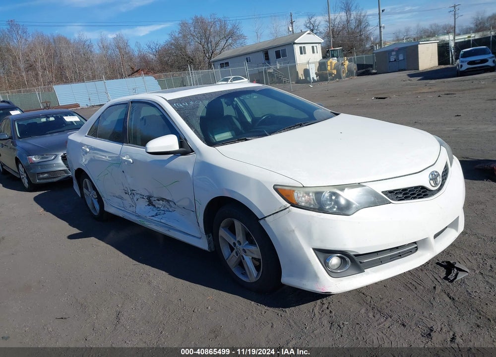 2014 TOYOTA CAMRY SE VIN: 4T1BF1FK5EU788937
