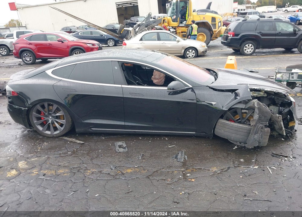 2018 TESLA MODEL S 100D/75D/P100D VIN: 5YJSA1E41JF255038