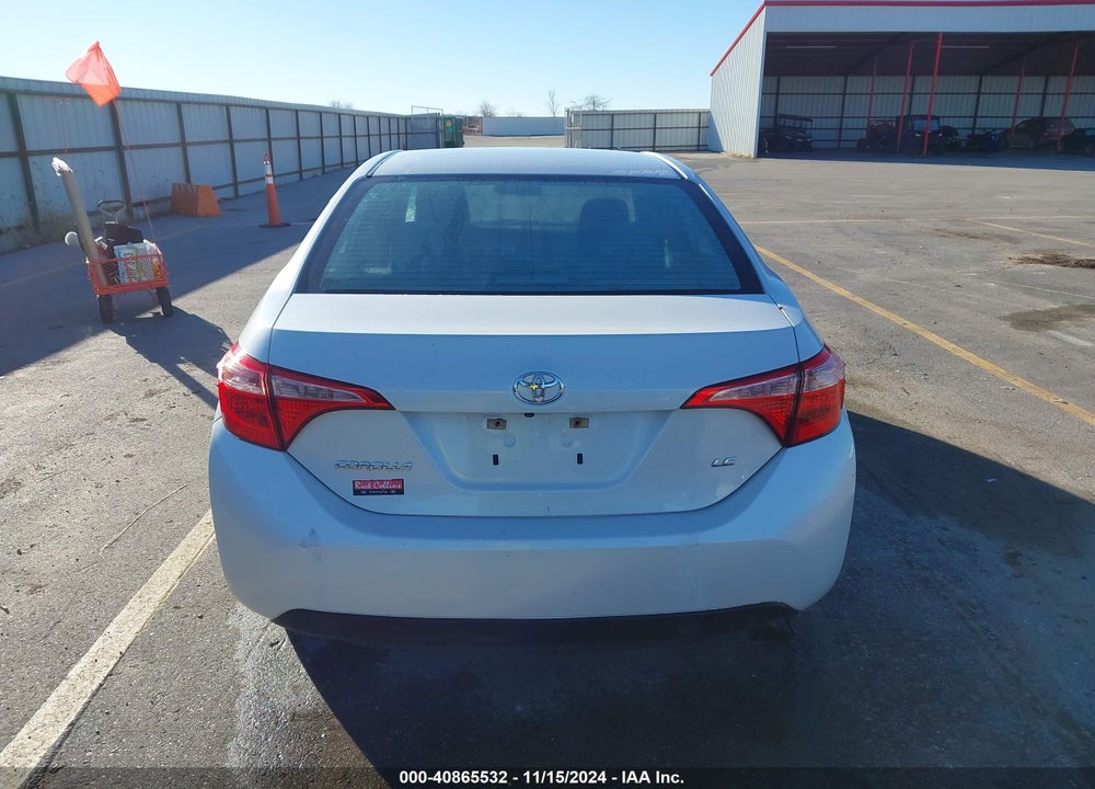 2018 TOYOTA COROLLA LE VIN: 5YFBURHE1JP756459