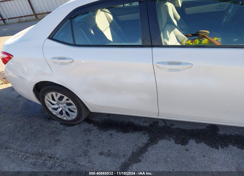 2018 TOYOTA COROLLA LE VIN: 5YFBURHE1JP756459