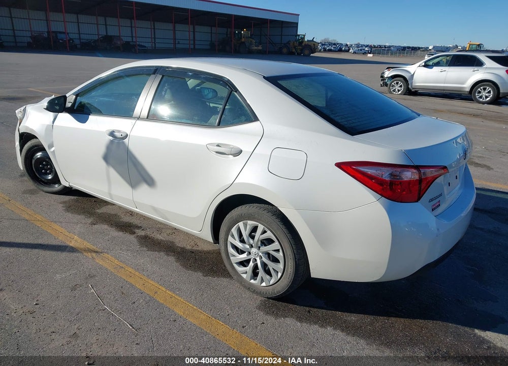 2018 TOYOTA COROLLA LE VIN: 5YFBURHE1JP756459