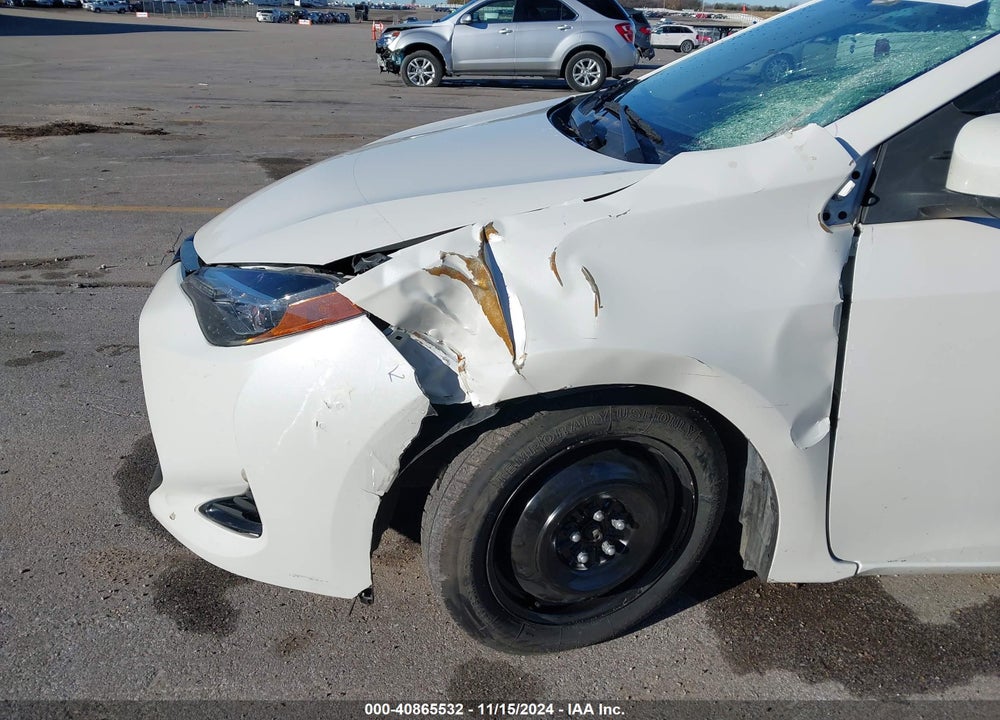 2018 TOYOTA COROLLA LE VIN: 5YFBURHE1JP756459