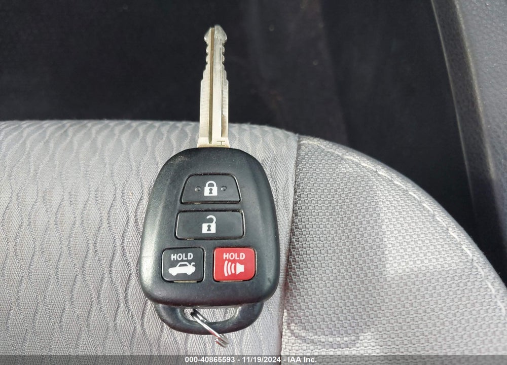 2014 TOYOTA COROLLA LE VIN: 2T1BURHE6EC137071