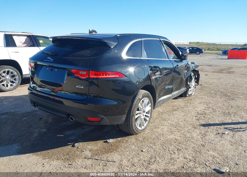 2017 JAGUAR F-PACE 35T PRESTIGE VIN: SADCK2BVXHA054492