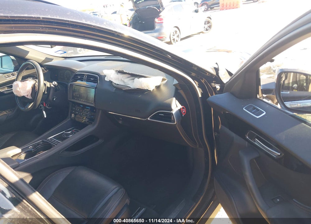 2017 JAGUAR F-PACE 35T PRESTIGE VIN: SADCK2BVXHA054492