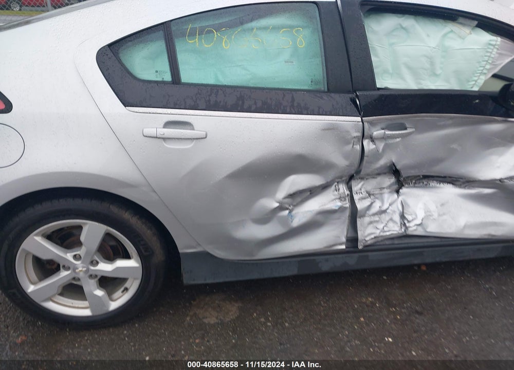 2014 CHEVROLET VOLT VIN: 1G1RE6E44EU157501