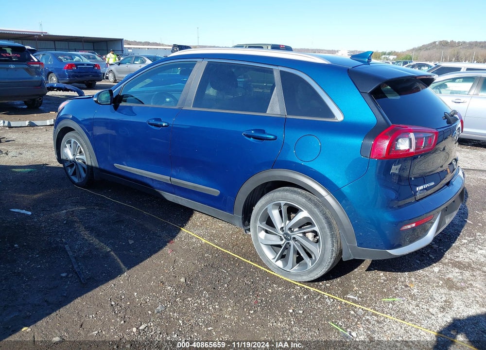 2017 KIA NIRO TOURING VIN: KNDCE3LC6H5090355
