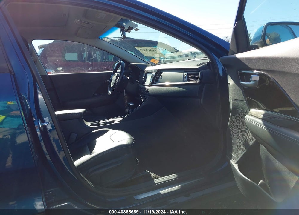 2017 KIA NIRO TOURING VIN: KNDCE3LC6H5090355