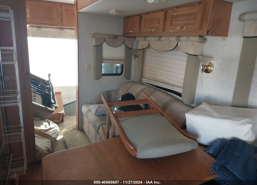 2001 CARRIAGE OTHER VIN: 16F62E3R711A03004