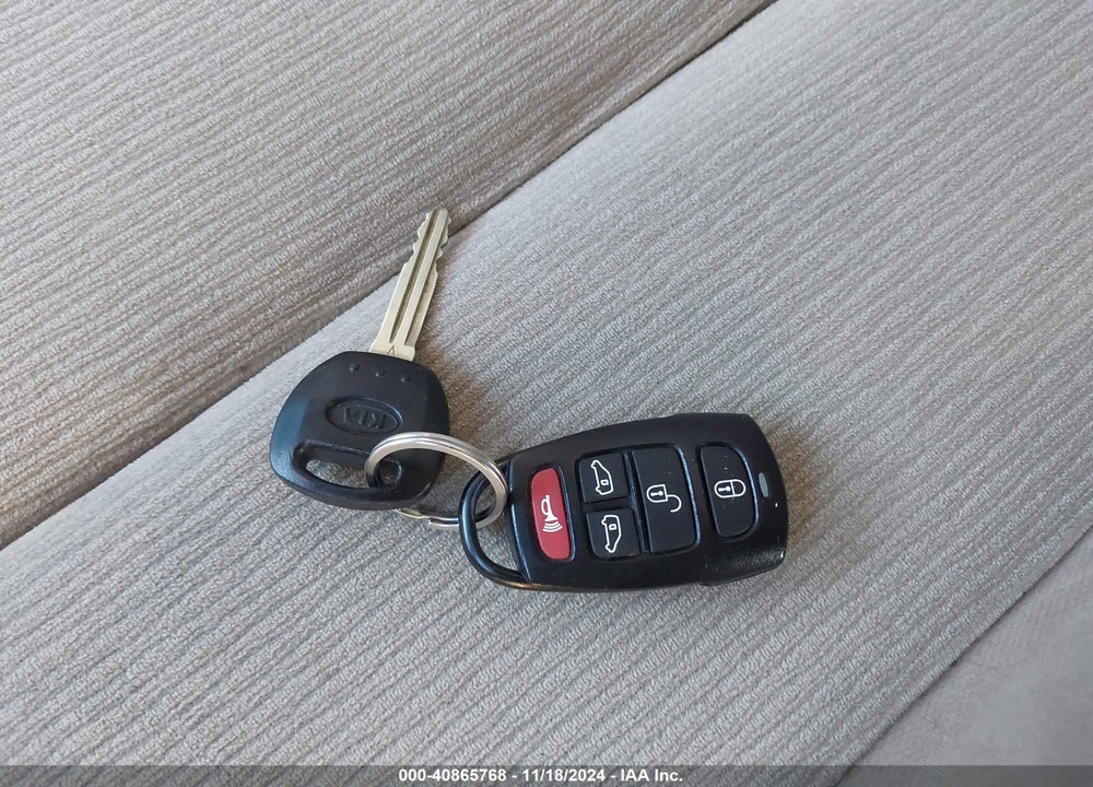 2014 KIA SEDONA LX VIN: KNDMG4C78E6539287