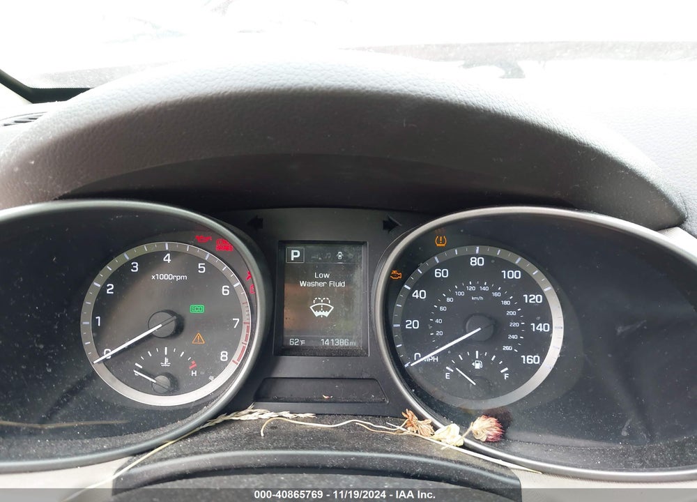 2017 HYUNDAI SANTA FE SE VIN: KM8SMDHF9HU165803