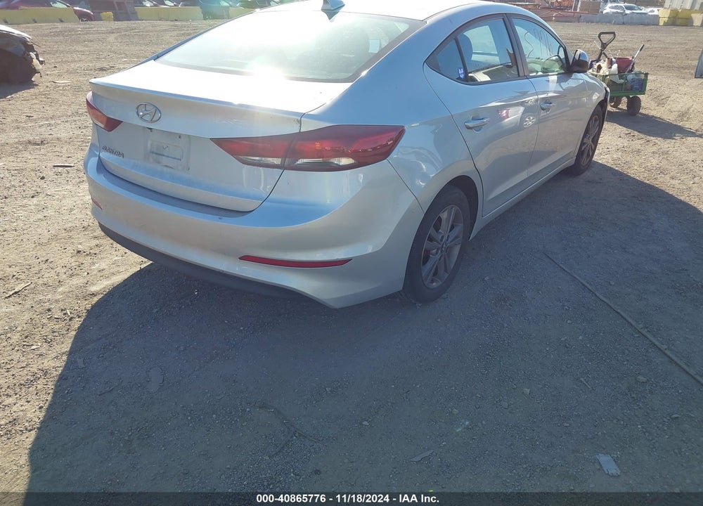 2018 HYUNDAI ELANTRA VIN: 5NPD84LF5JH260299
