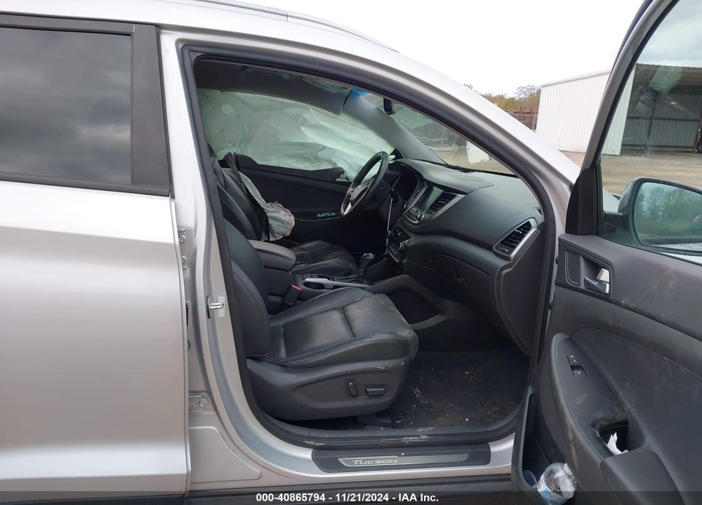 2016 HYUNDAI TUCSON LIMITED VIN: KM8J33A26GU149525