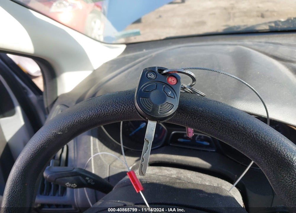 2018 FORD FOCUS SE VIN: 1FADP3F29JL252083