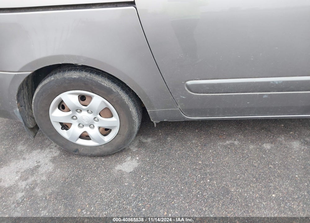 2010 KIA SEDONA LX VIN: KNDMG4C33A6335956