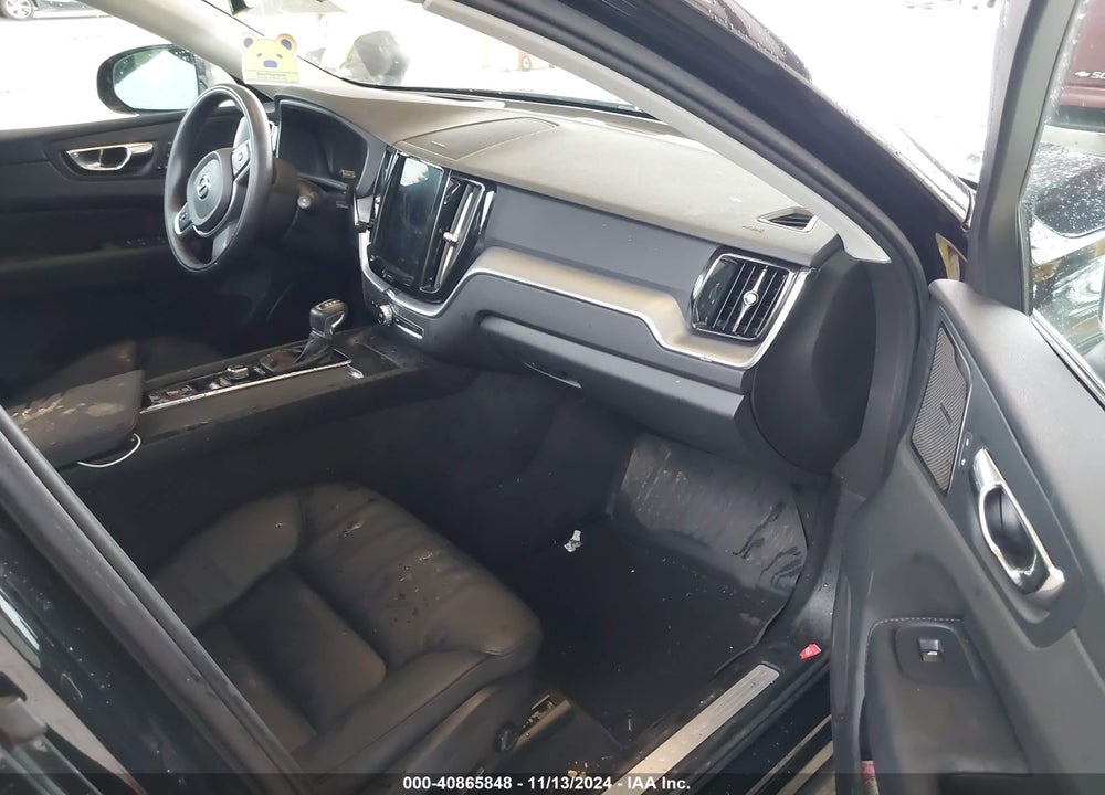 2020 VOLVO XC60 T5 MOMENTUM VIN: YV4102RK2L1411657
