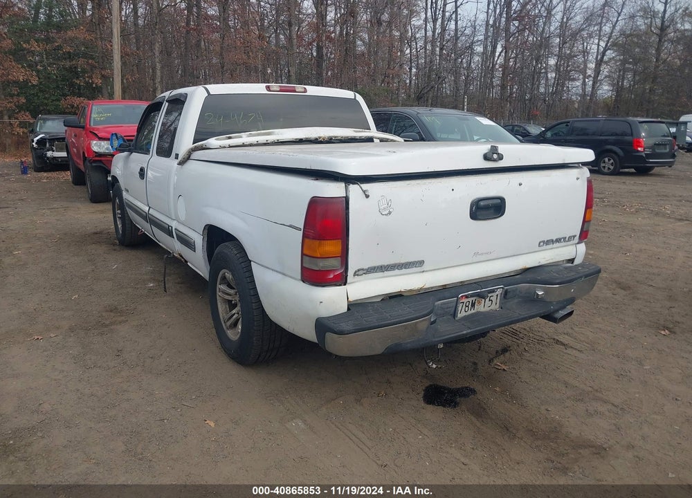 2002 CHEVROLET SILVERADO 1500 LS VIN: 2GCEC19T721391302