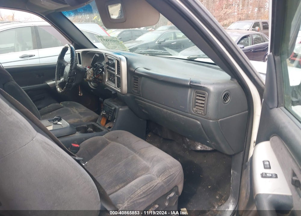 2002 CHEVROLET SILVERADO 1500 LS VIN: 2GCEC19T721391302