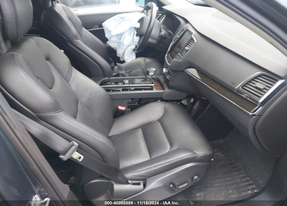 2018 VOLVO XC90 T5 MOMENTUM VIN: YV4102PK4J1341966
