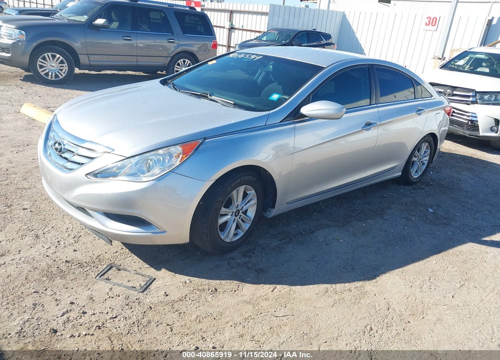 2013 HYUNDAI SONATA VIN: 5NPEB4AC2DH810819