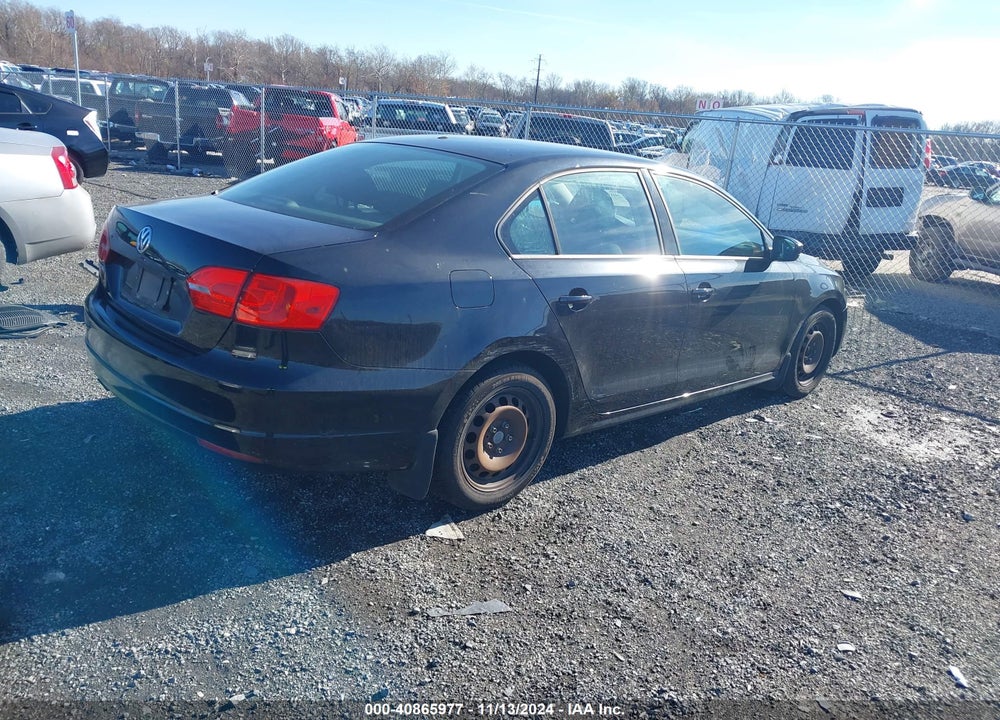 2012 VOLKSWAGEN JETTA 2.0L S VIN: 3VW2K7AJ7CM385087