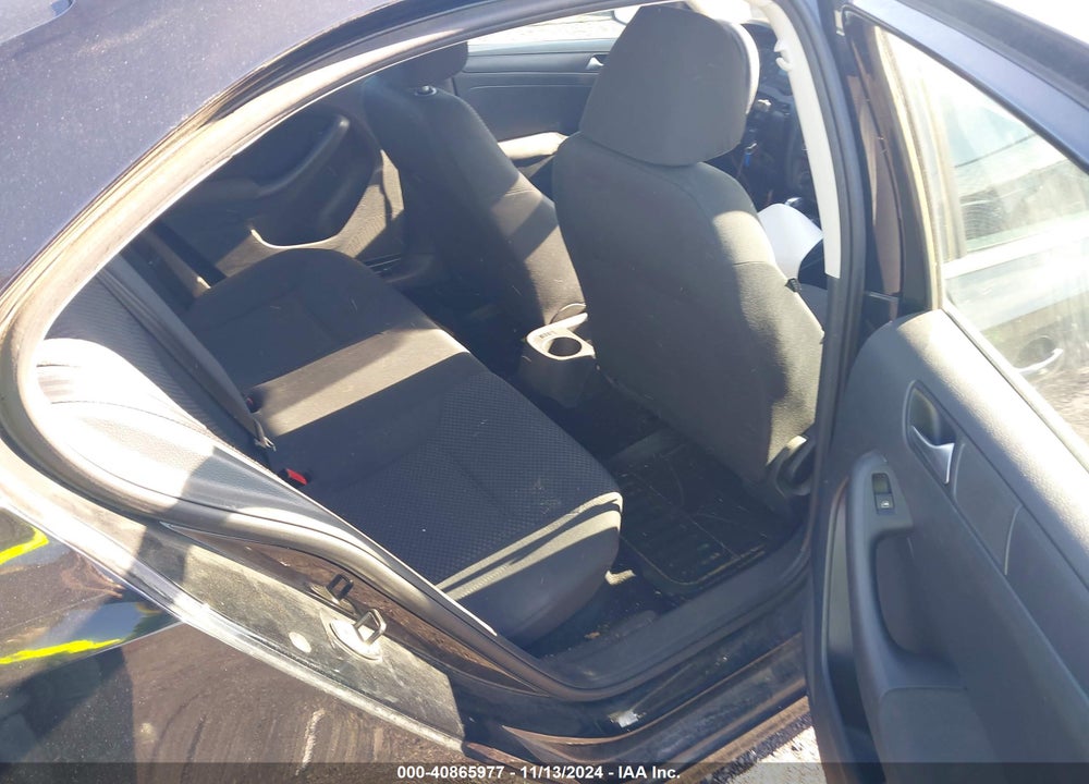 2012 VOLKSWAGEN JETTA 2.0L S VIN: 3VW2K7AJ7CM385087