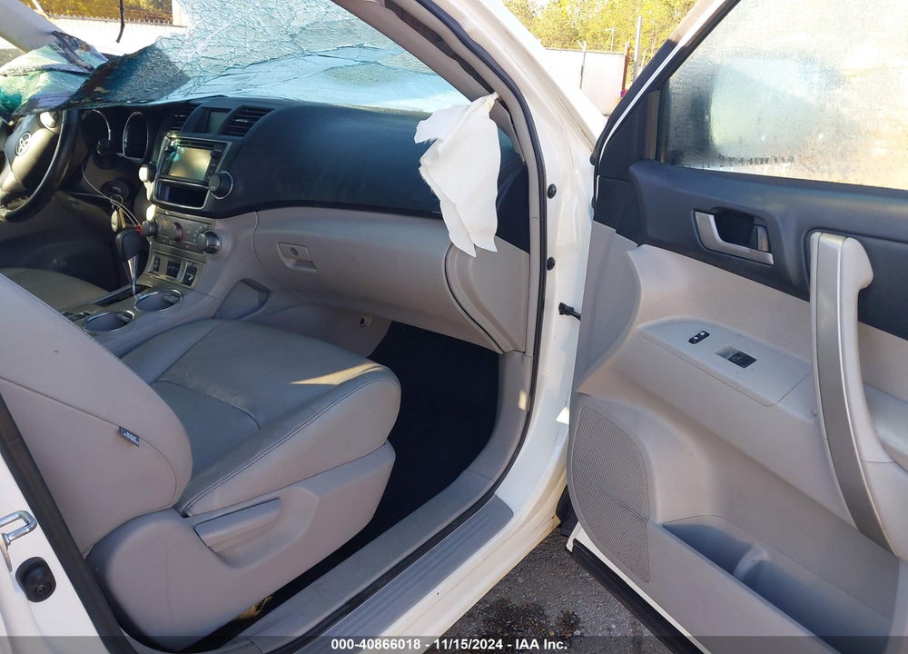 2013 TOYOTA HIGHLANDER SE V6 VIN: 5TDZK3EH5DS090489