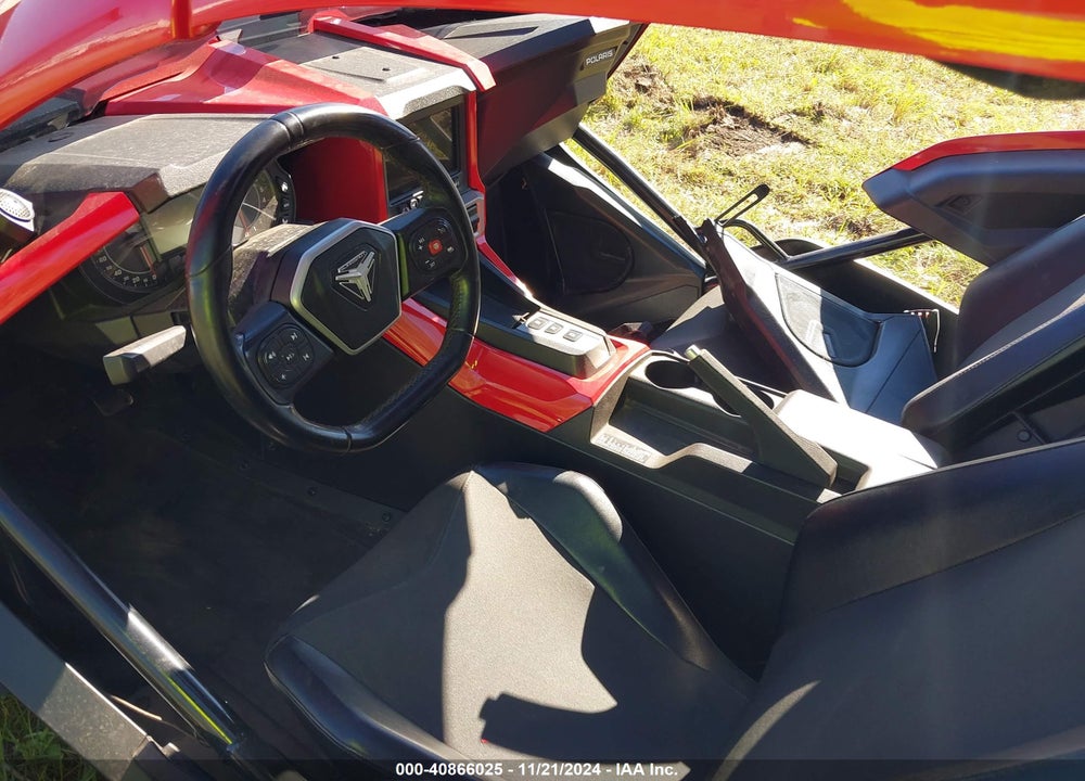 2021 POLARIS SLINGSHOT SL VIN: 57XAAPHD5M8147107