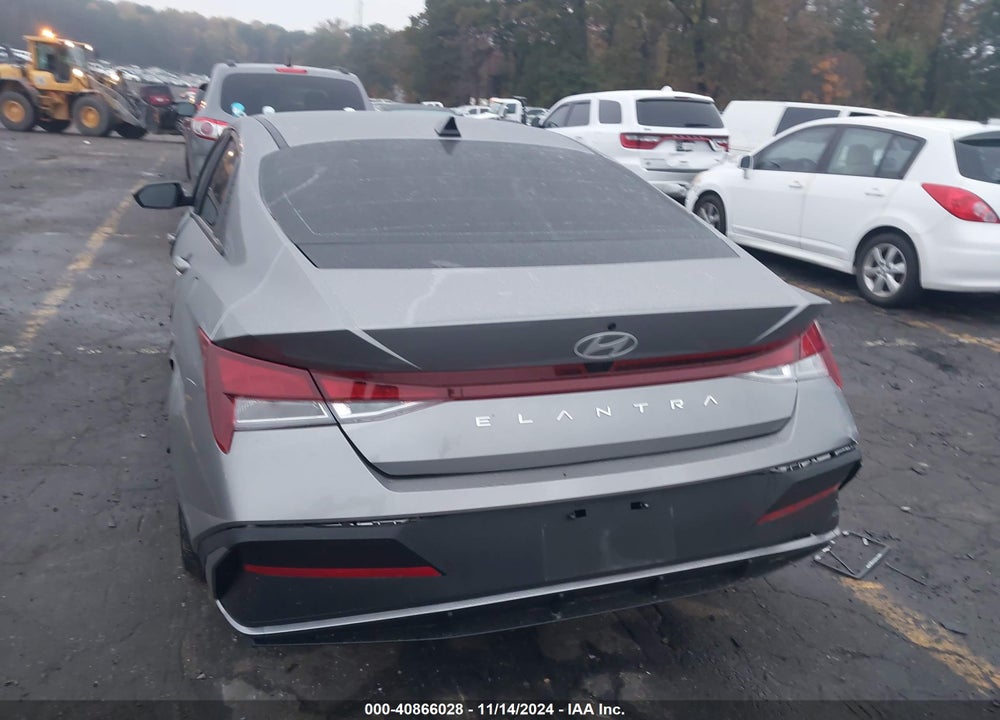 2024 HYUNDAI ELANTRA VIN: KMHLM4DG3RU828884