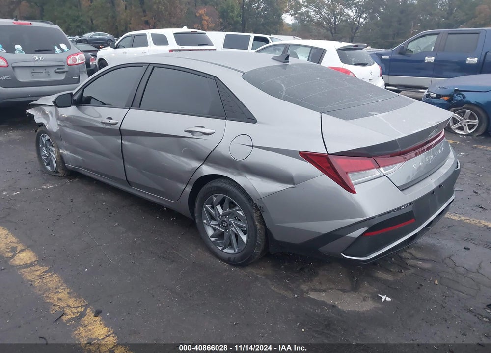 2024 HYUNDAI ELANTRA VIN: KMHLM4DG3RU828884