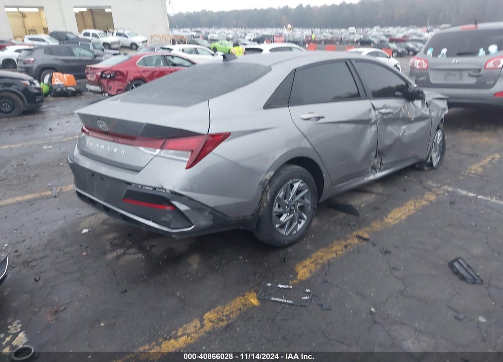 2024 HYUNDAI ELANTRA VIN: KMHLM4DG3RU828884