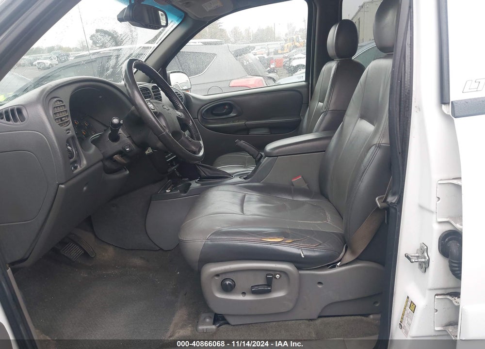 2004 CHEVROLET TRAILBLAZER LT VIN: 1GNDT13S142320635