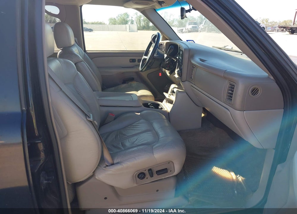 2002 CHEVROLET SUBURBAN 1500 LT VIN: 3GNEC16ZX2G356020