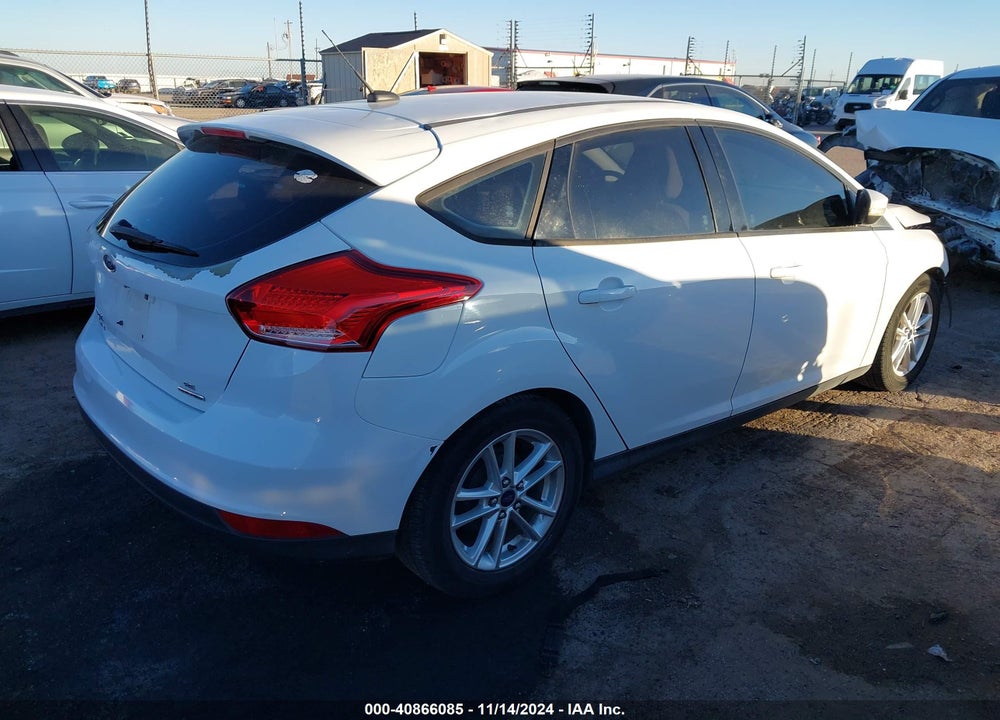 2015 FORD FOCUS SE VIN: 1FADP3K28FL374642