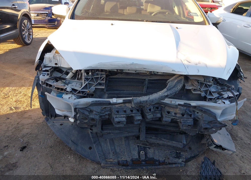 2015 FORD FOCUS SE VIN: 1FADP3K28FL374642