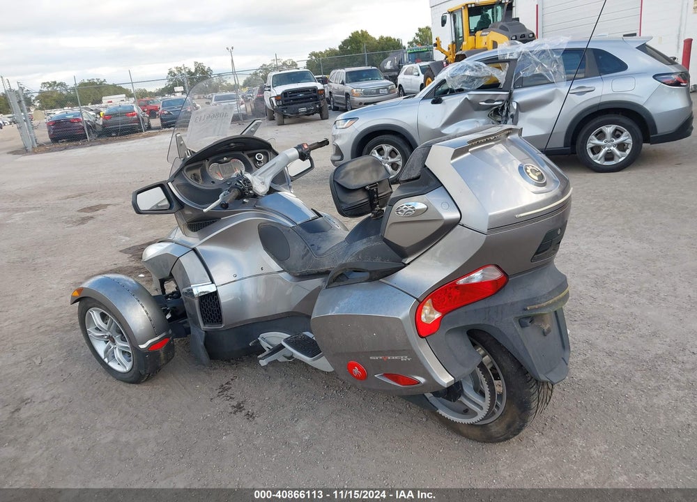 2011 CAN-AM SPYDER ROADSTER RTS VIN: 2BXJBWC18BV001774