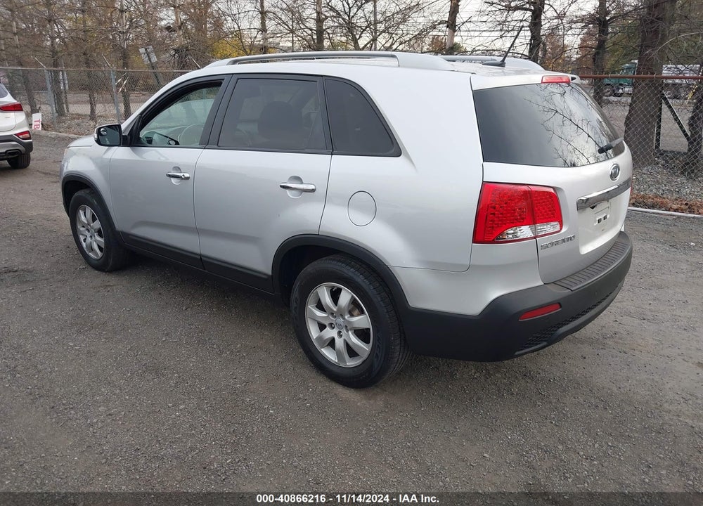 2012 KIA SORENTO LX VIN: 5XYKT3A64CG251137