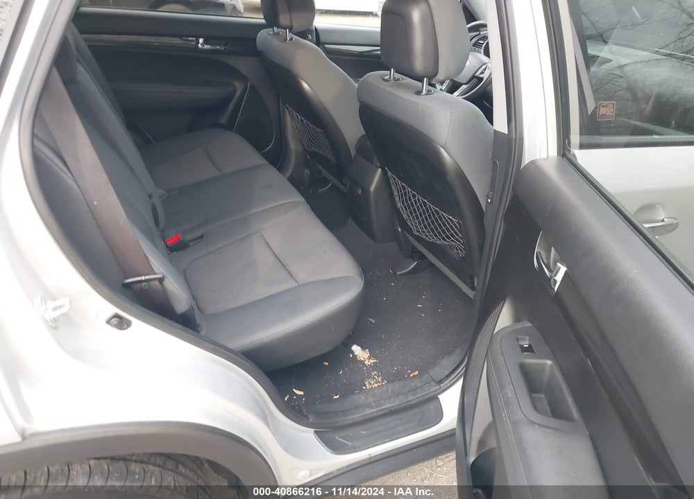 2012 KIA SORENTO LX VIN: 5XYKT3A64CG251137